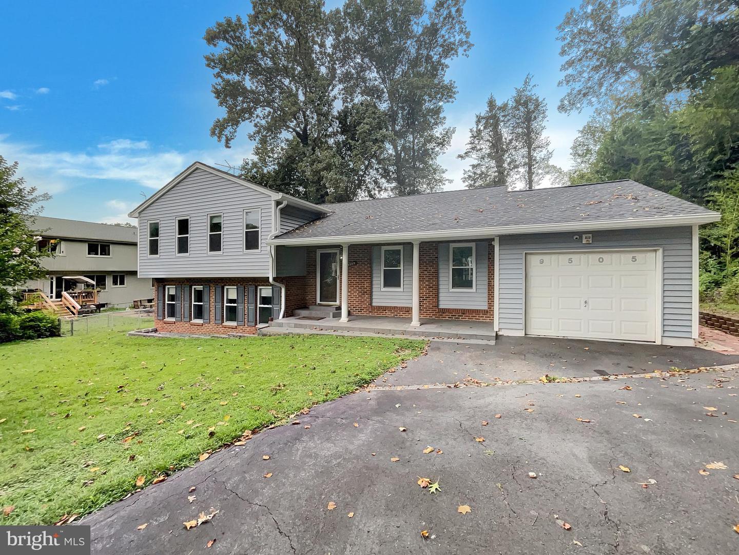 9505 SCORPIO LN, BURKE, Virginia 22015, 4 Bedrooms Bedrooms, ,3 BathroomsBathrooms,Residential,For sale,9505 SCORPIO LN,VAFX2265082 MLS # VAFX2265082