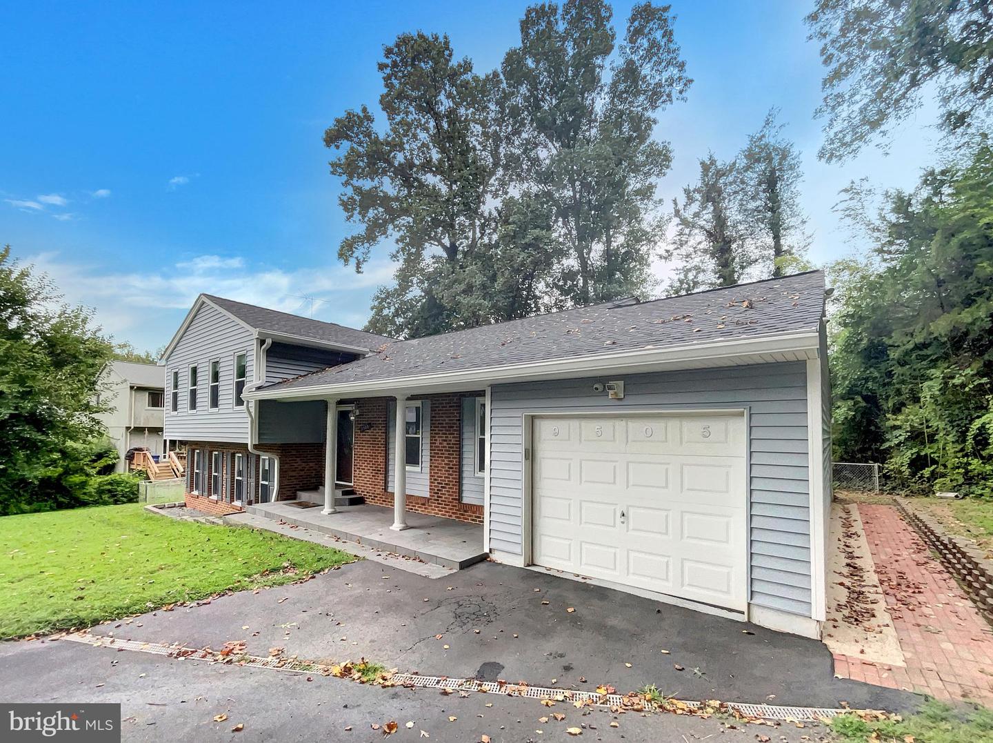 9505 SCORPIO LN, BURKE, Virginia 22015, 4 Bedrooms Bedrooms, ,3 BathroomsBathrooms,Residential,For sale,9505 SCORPIO LN,VAFX2265082 MLS # VAFX2265082