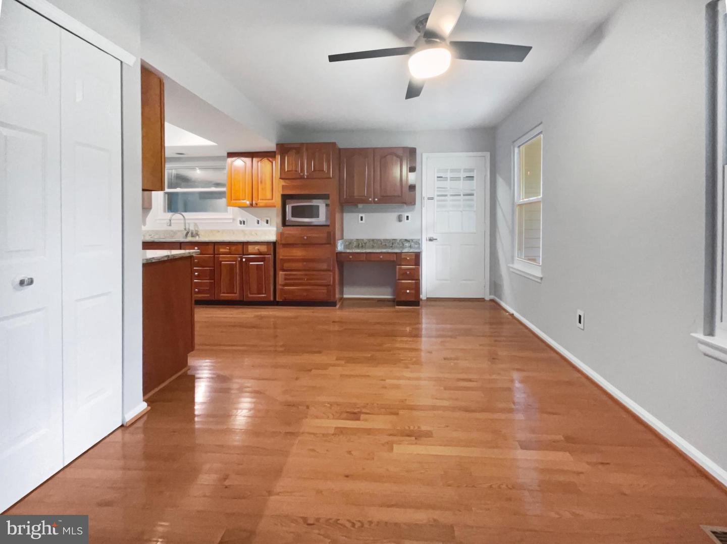 9505 SCORPIO LN, BURKE, Virginia 22015, 4 Bedrooms Bedrooms, ,3 BathroomsBathrooms,Residential,For sale,9505 SCORPIO LN,VAFX2265082 MLS # VAFX2265082