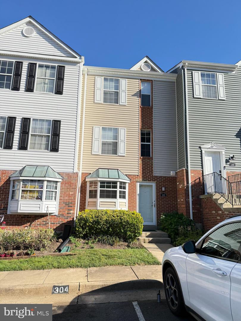 302 WESTMINSTER LN #133, STAFFORD, Virginia 22556, 3 Bedrooms Bedrooms, ,2 BathroomsBathrooms,Residential,For sale,302 WESTMINSTER LN #133,VAST2042448 MLS # VAST2042448