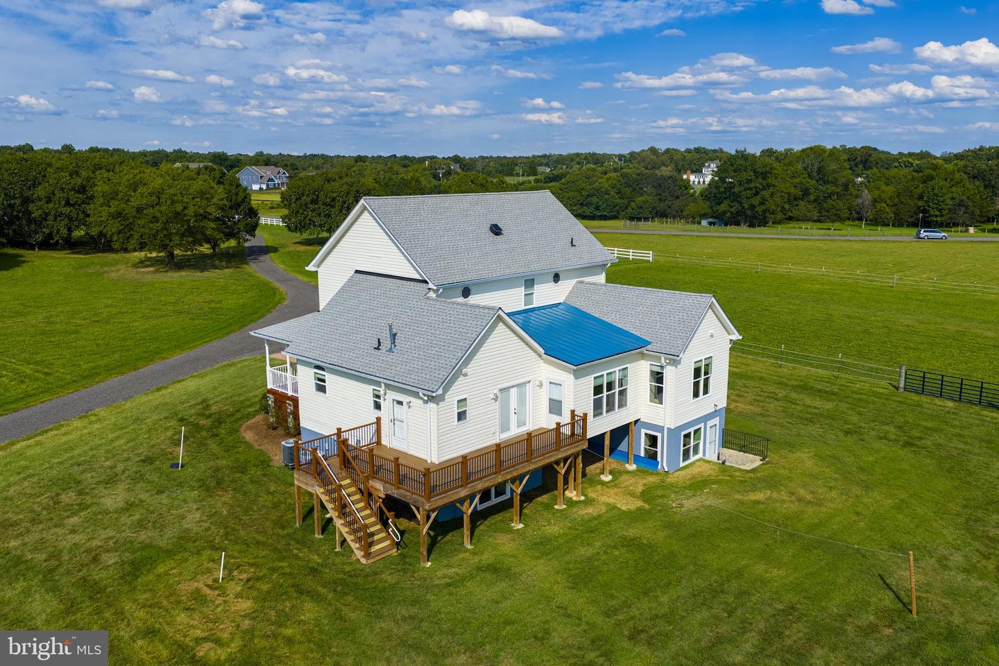 11801 PARKGATE DR, NOKESVILLE, Virginia 20181, 4 Bedrooms Bedrooms, ,4 BathroomsBathrooms,Farm,For sale,11801 PARKGATE DR,VAPW2103014 MLS # VAPW2103014