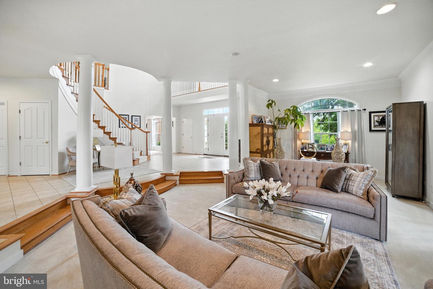 42037 HEATERS ISLAND CT, LEESBURG, Virginia 20176, 5 Bedrooms Bedrooms, ,4 BathroomsBathrooms,Residential,For sale,42037 HEATERS ISLAND CT,VALO2088240 MLS # VALO2088240