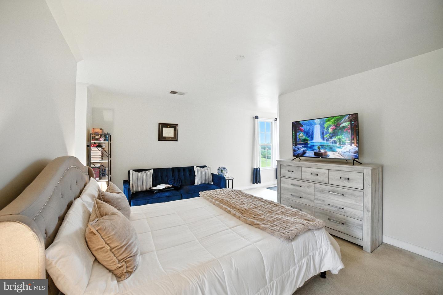 42037 HEATERS ISLAND CT, LEESBURG, Virginia 20176, 5 Bedrooms Bedrooms, ,4 BathroomsBathrooms,Residential,For sale,42037 HEATERS ISLAND CT,VALO2088240 MLS # VALO2088240
