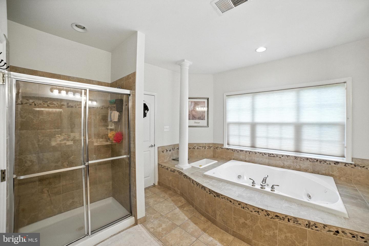 42037 HEATERS ISLAND CT, LEESBURG, Virginia 20176, 5 Bedrooms Bedrooms, ,4 BathroomsBathrooms,Residential,For sale,42037 HEATERS ISLAND CT,VALO2088240 MLS # VALO2088240