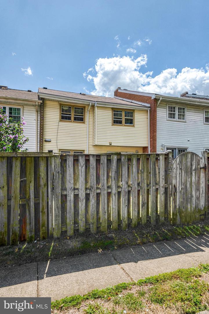 7722 CAPRON CT, LORTON, Virginia 22079, 3 Bedrooms Bedrooms, ,2 BathroomsBathrooms,Residential,For sale,7722 CAPRON CT,VAFX2236566 MLS # VAFX2236566