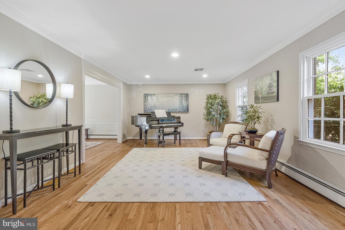 8205 DUNSINANE CT, MCLEAN, Virginia 22102, 5 Bedrooms Bedrooms, ,3 BathroomsBathrooms,Residential,For sale,8205 DUNSINANE CT,VAFX2248066 MLS # VAFX2248066