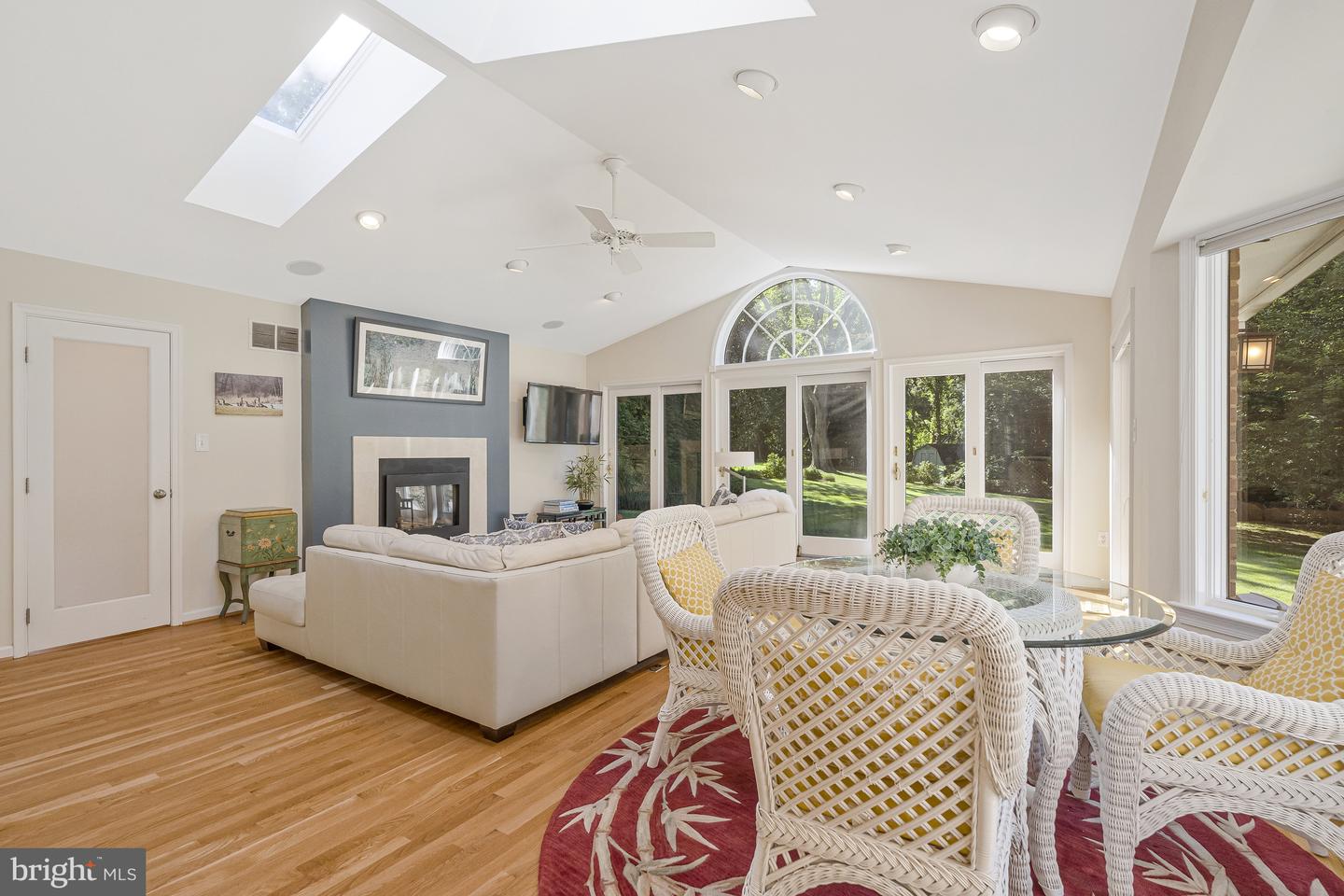 8205 DUNSINANE CT, MCLEAN, Virginia 22102, 5 Bedrooms Bedrooms, ,3 BathroomsBathrooms,Residential,For sale,8205 DUNSINANE CT,VAFX2248066 MLS # VAFX2248066