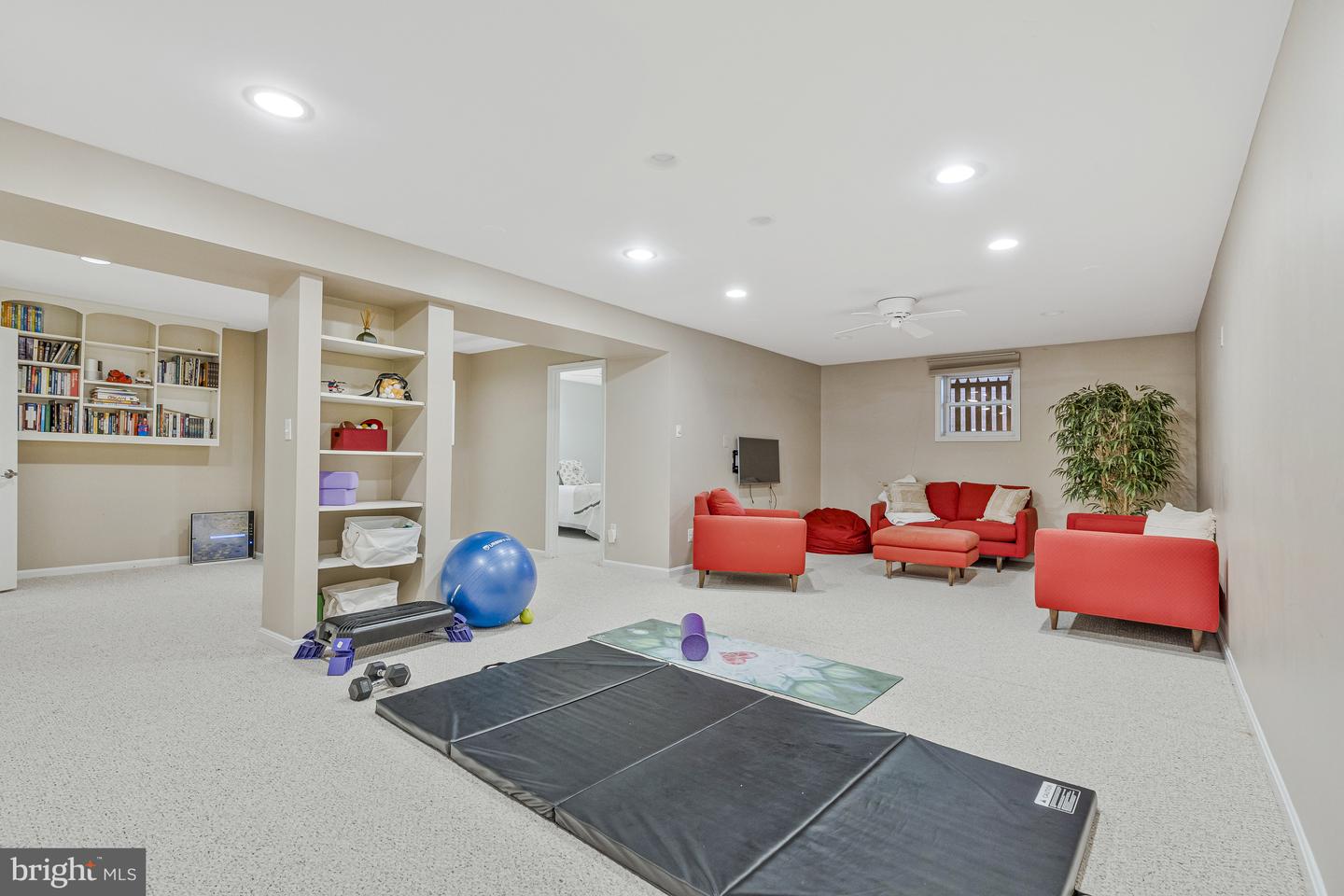 8205 DUNSINANE CT, MCLEAN, Virginia 22102, 5 Bedrooms Bedrooms, ,3 BathroomsBathrooms,Residential,For sale,8205 DUNSINANE CT,VAFX2248066 MLS # VAFX2248066