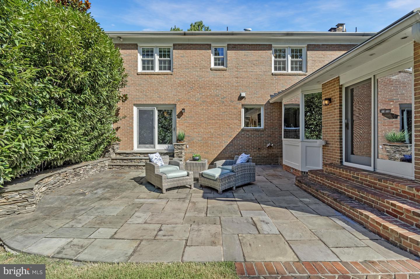 8205 DUNSINANE CT, MCLEAN, Virginia 22102, 5 Bedrooms Bedrooms, ,3 BathroomsBathrooms,Residential,For sale,8205 DUNSINANE CT,VAFX2248066 MLS # VAFX2248066