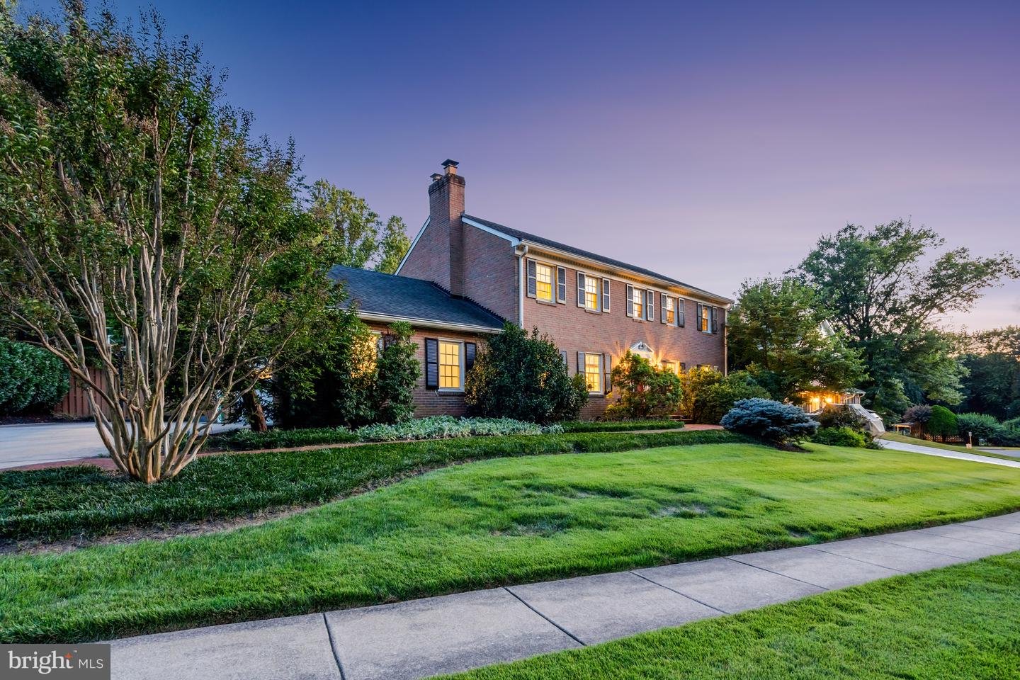 8205 DUNSINANE CT, MCLEAN, Virginia 22102, 5 Bedrooms Bedrooms, ,3 BathroomsBathrooms,Residential,For sale,8205 DUNSINANE CT,VAFX2248066 MLS # VAFX2248066