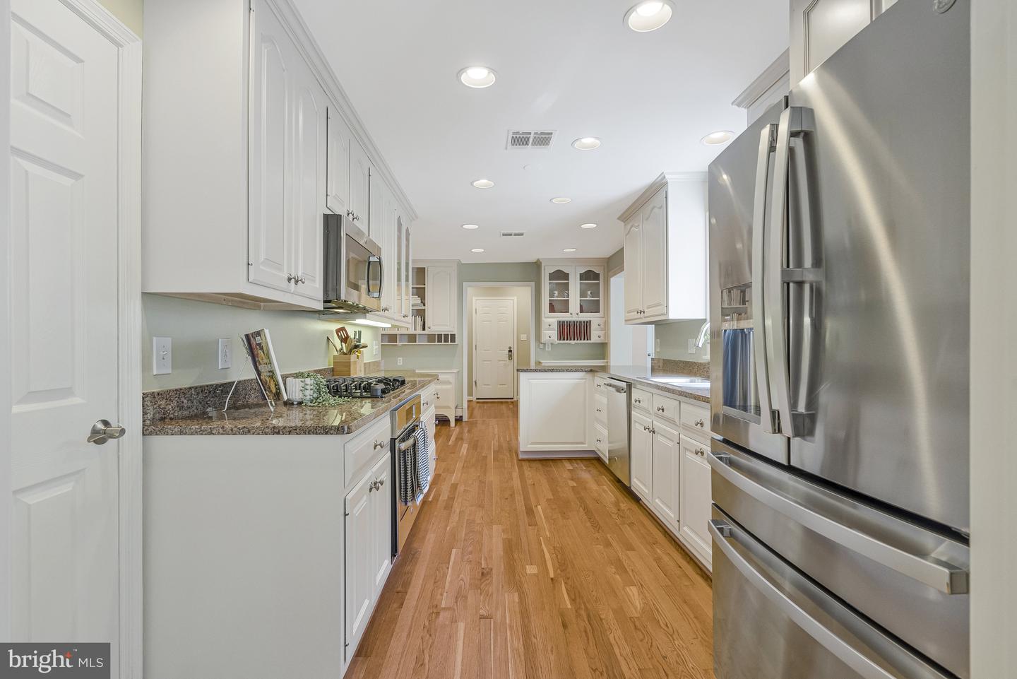 8205 DUNSINANE CT, MCLEAN, Virginia 22102, 5 Bedrooms Bedrooms, ,3 BathroomsBathrooms,Residential,For sale,8205 DUNSINANE CT,VAFX2248066 MLS # VAFX2248066