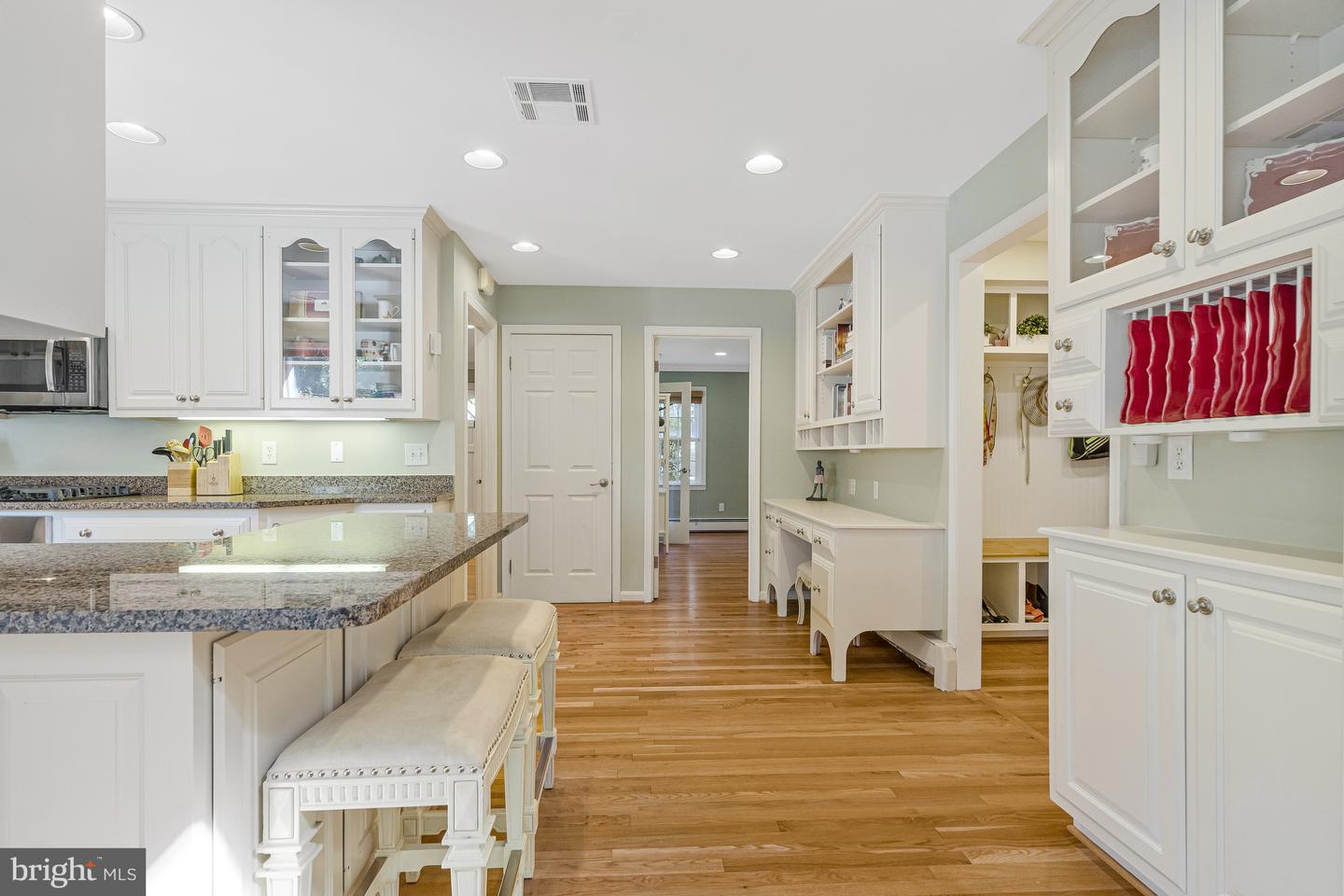 8205 DUNSINANE CT, MCLEAN, Virginia 22102, 5 Bedrooms Bedrooms, ,3 BathroomsBathrooms,Residential,For sale,8205 DUNSINANE CT,VAFX2248066 MLS # VAFX2248066