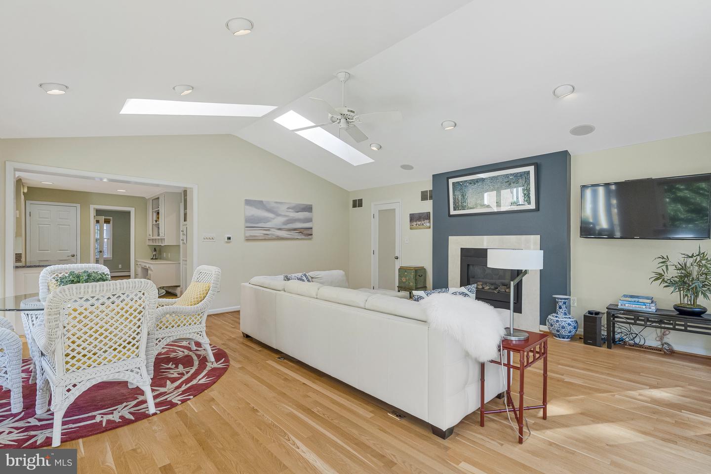 8205 DUNSINANE CT, MCLEAN, Virginia 22102, 5 Bedrooms Bedrooms, ,3 BathroomsBathrooms,Residential,For sale,8205 DUNSINANE CT,VAFX2248066 MLS # VAFX2248066