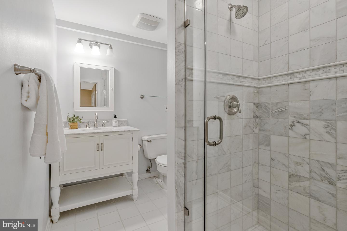8205 DUNSINANE CT, MCLEAN, Virginia 22102, 5 Bedrooms Bedrooms, ,3 BathroomsBathrooms,Residential,For sale,8205 DUNSINANE CT,VAFX2248066 MLS # VAFX2248066