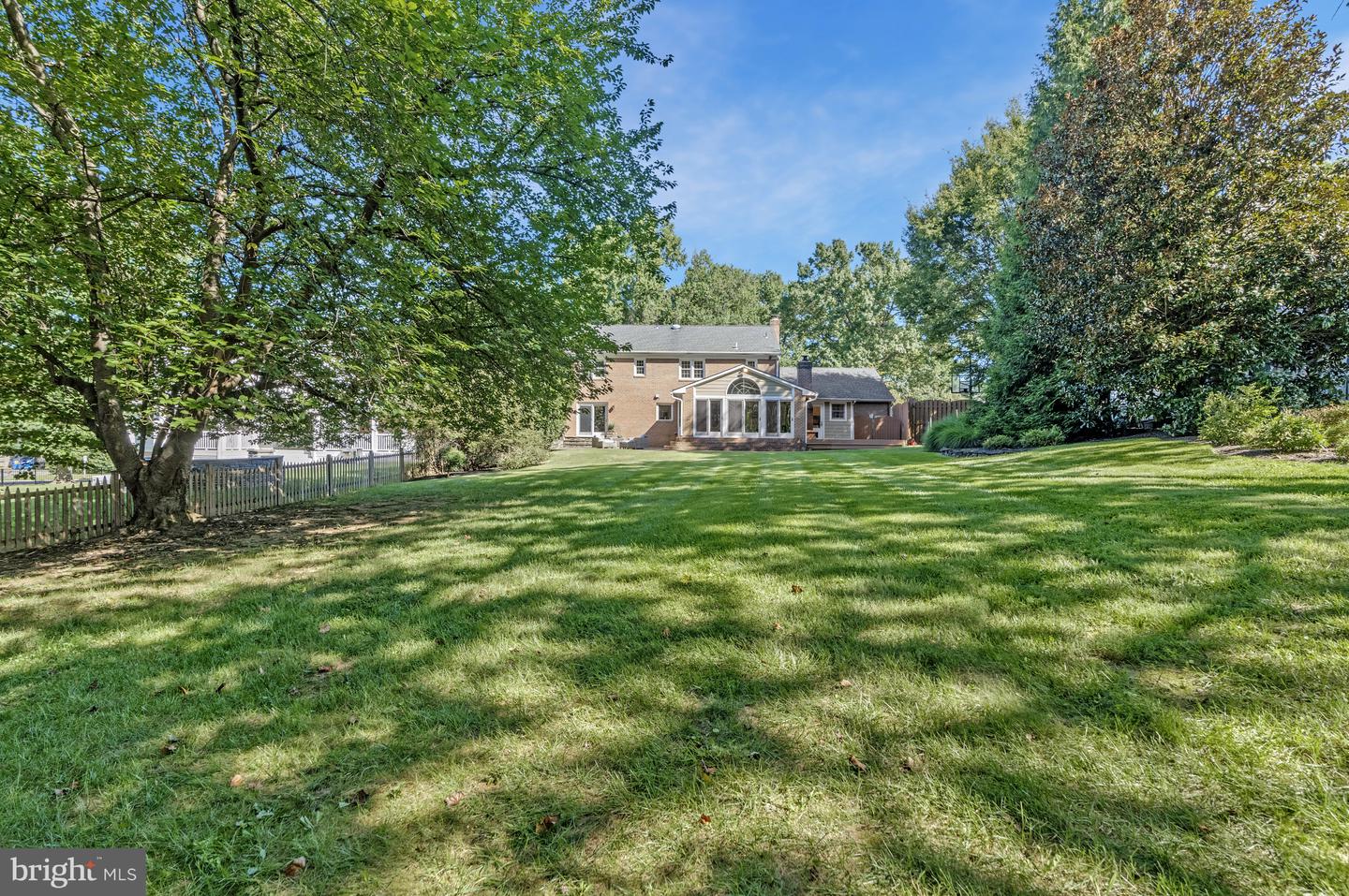 8205 DUNSINANE CT, MCLEAN, Virginia 22102, 5 Bedrooms Bedrooms, ,3 BathroomsBathrooms,Residential,For sale,8205 DUNSINANE CT,VAFX2248066 MLS # VAFX2248066