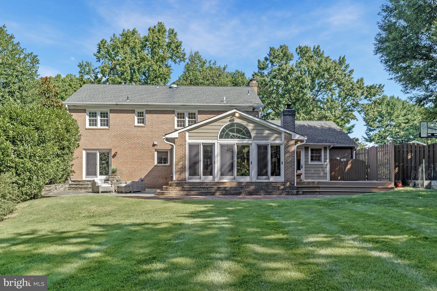 8205 DUNSINANE CT, MCLEAN, Virginia 22102, 5 Bedrooms Bedrooms, ,3 BathroomsBathrooms,Residential,For sale,8205 DUNSINANE CT,VAFX2248066 MLS # VAFX2248066
