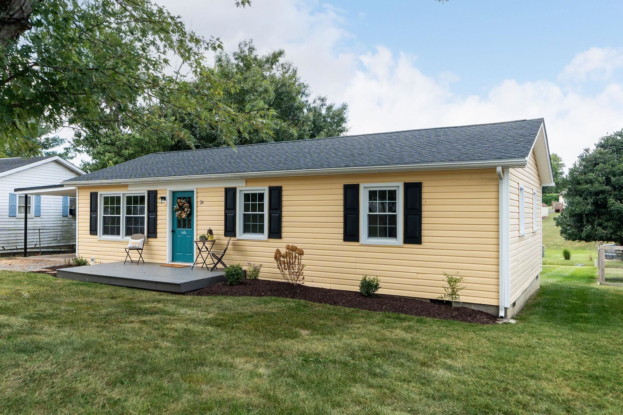 24 WESTGATE RD, VERONA, Virginia 24482, 3 Bedrooms Bedrooms, ,1 BathroomBathrooms,Residential,24 WESTGATE RD,668602 MLS # 668602