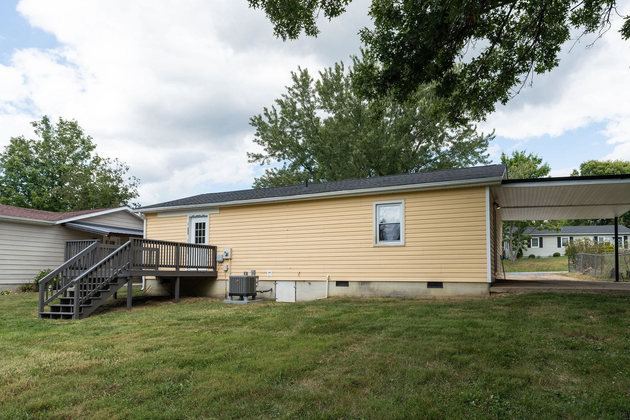 24 WESTGATE RD, VERONA, Virginia 24482, 3 Bedrooms Bedrooms, ,1 BathroomBathrooms,Residential,24 WESTGATE RD,668602 MLS # 668602