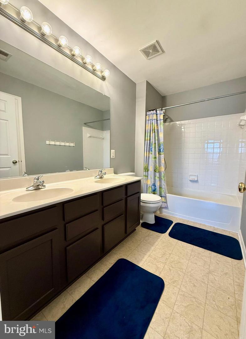 16 LITTLE FIELD DR, FREDERICKSBURG, Virginia 22405, 5 Bedrooms Bedrooms, ,3 BathroomsBathrooms,Residential,For sale,16 LITTLE FIELD DR,VAST2040498 MLS # VAST2040498