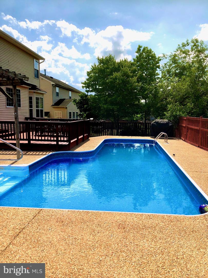 16 LITTLE FIELD DR, FREDERICKSBURG, Virginia 22405, 5 Bedrooms Bedrooms, ,3 BathroomsBathrooms,Residential,For sale,16 LITTLE FIELD DR,VAST2040498 MLS # VAST2040498