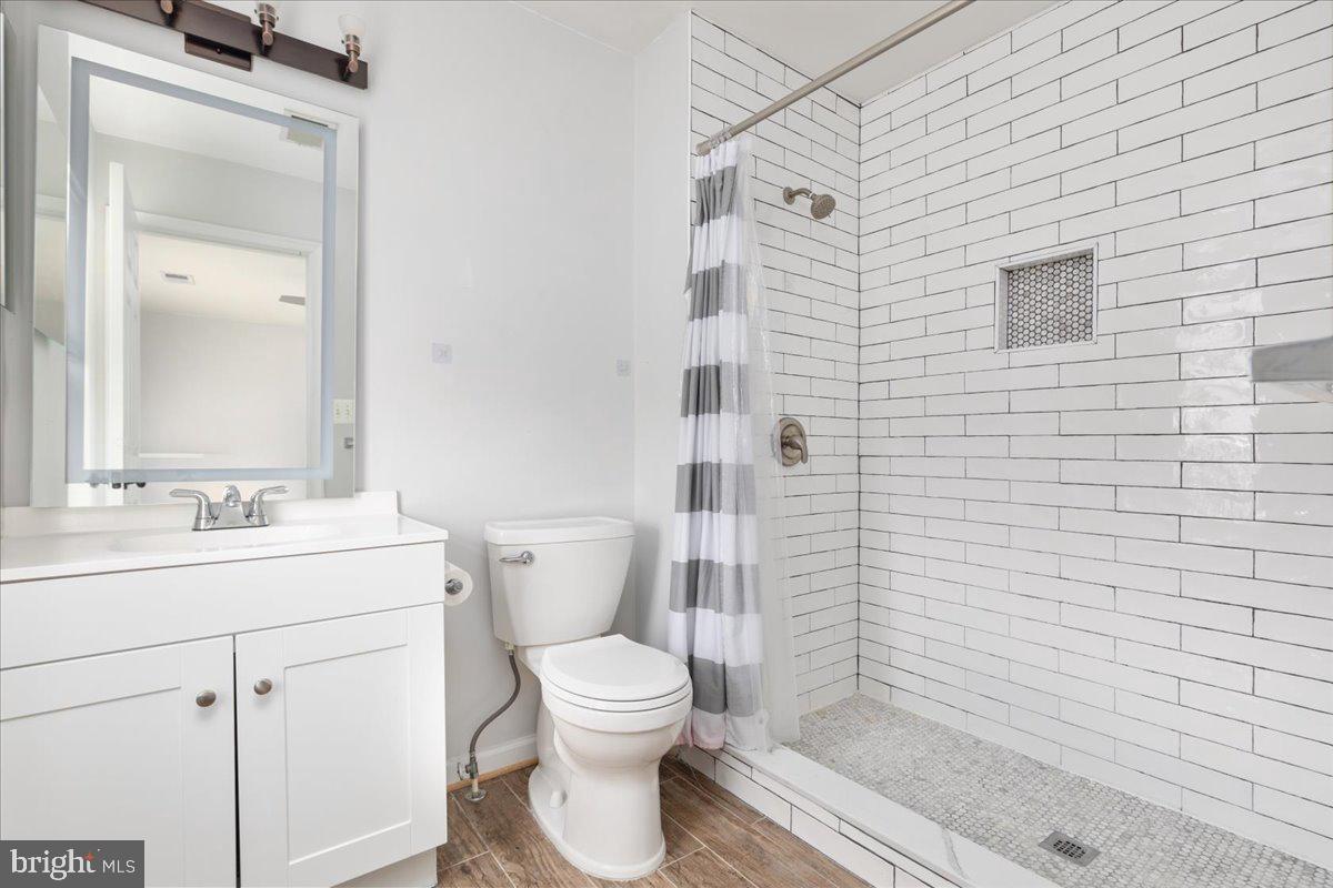 8150 TENBROOK DR, GAINESVILLE, Virginia 20155, 5 Bedrooms Bedrooms, ,4 BathroomsBathrooms,Residential,For sale,8150 TENBROOK DR,VAPW2100524 MLS # VAPW2100524