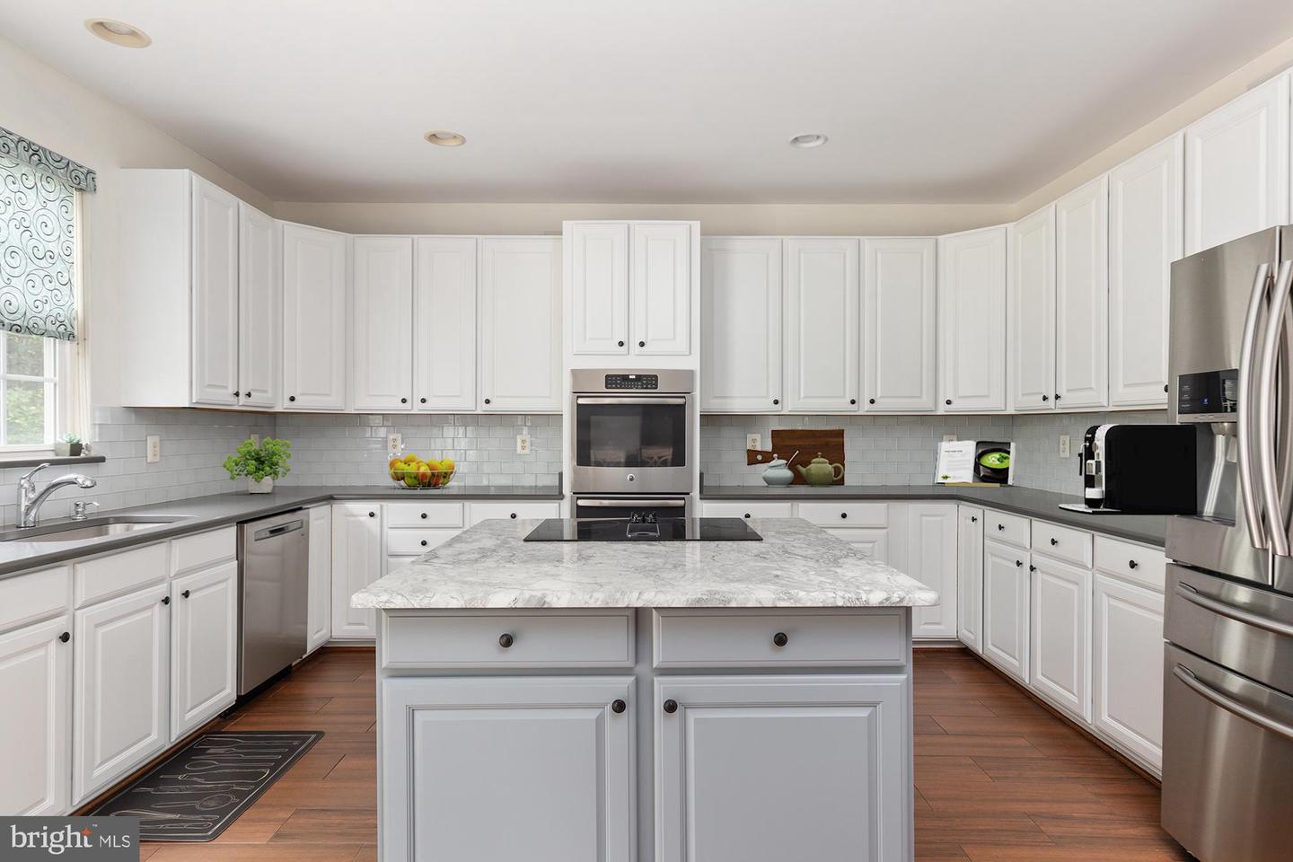 8150 TENBROOK DR, GAINESVILLE, Virginia 20155, 5 Bedrooms Bedrooms, ,4 BathroomsBathrooms,Residential,For sale,8150 TENBROOK DR,VAPW2100524 MLS # VAPW2100524