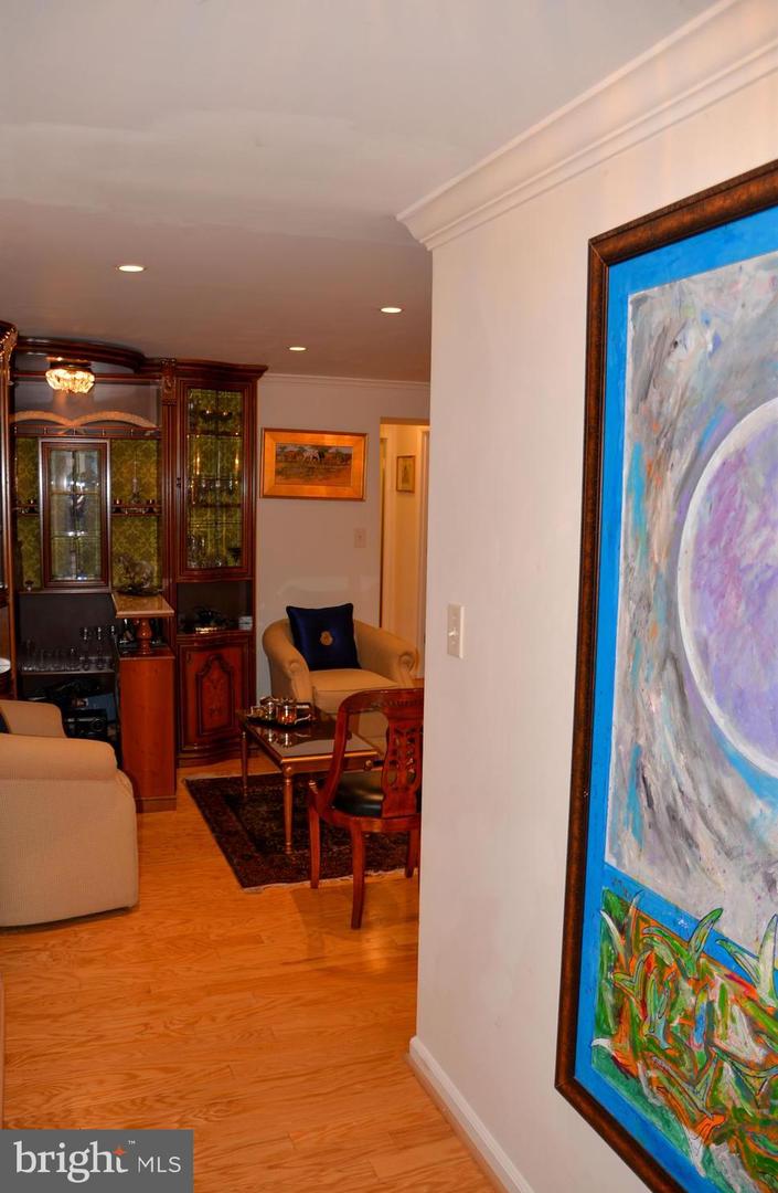 1800 OLD MEADOW RD #713, MCLEAN, Virginia 22102, 2 Bedrooms Bedrooms, 4 Rooms Rooms,2 BathroomsBathrooms,Residential,For sale,1800 OLD MEADOW RD #713,VAFX2260636 MLS # VAFX2260636