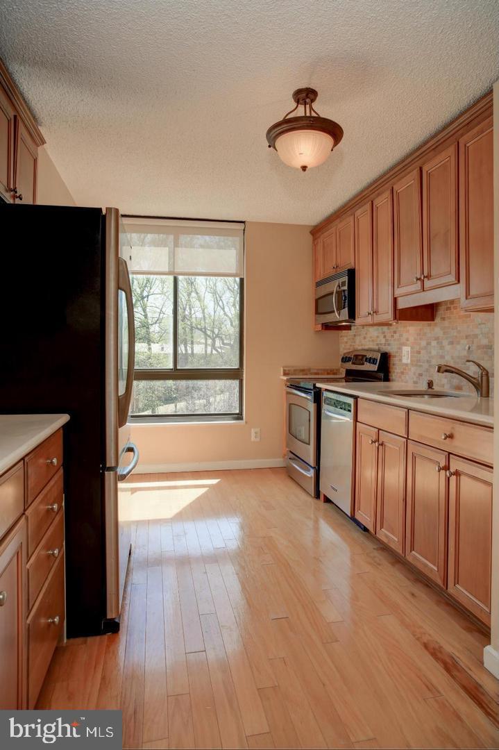 1800 OLD MEADOW RD #713, MCLEAN, Virginia 22102, 2 Bedrooms Bedrooms, 4 Rooms Rooms,2 BathroomsBathrooms,Residential,For sale,1800 OLD MEADOW RD #713,VAFX2260636 MLS # VAFX2260636