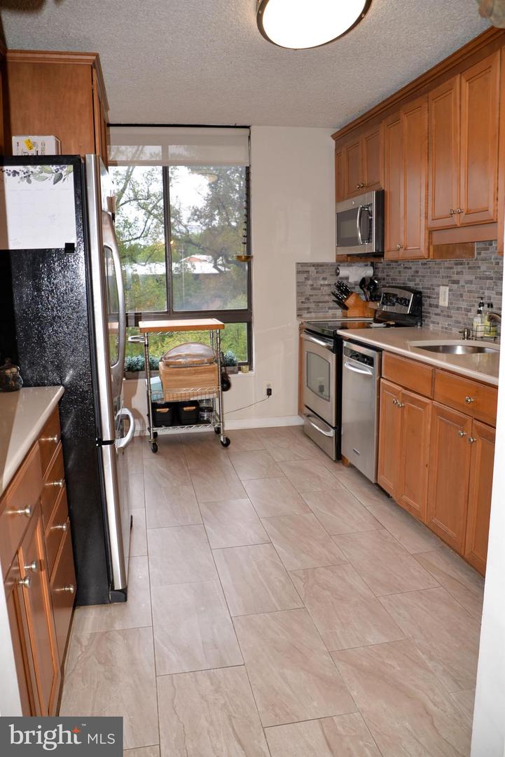1800 OLD MEADOW RD #713, MCLEAN, Virginia 22102, 2 Bedrooms Bedrooms, 4 Rooms Rooms,2 BathroomsBathrooms,Residential,For sale,1800 OLD MEADOW RD #713,VAFX2260636 MLS # VAFX2260636