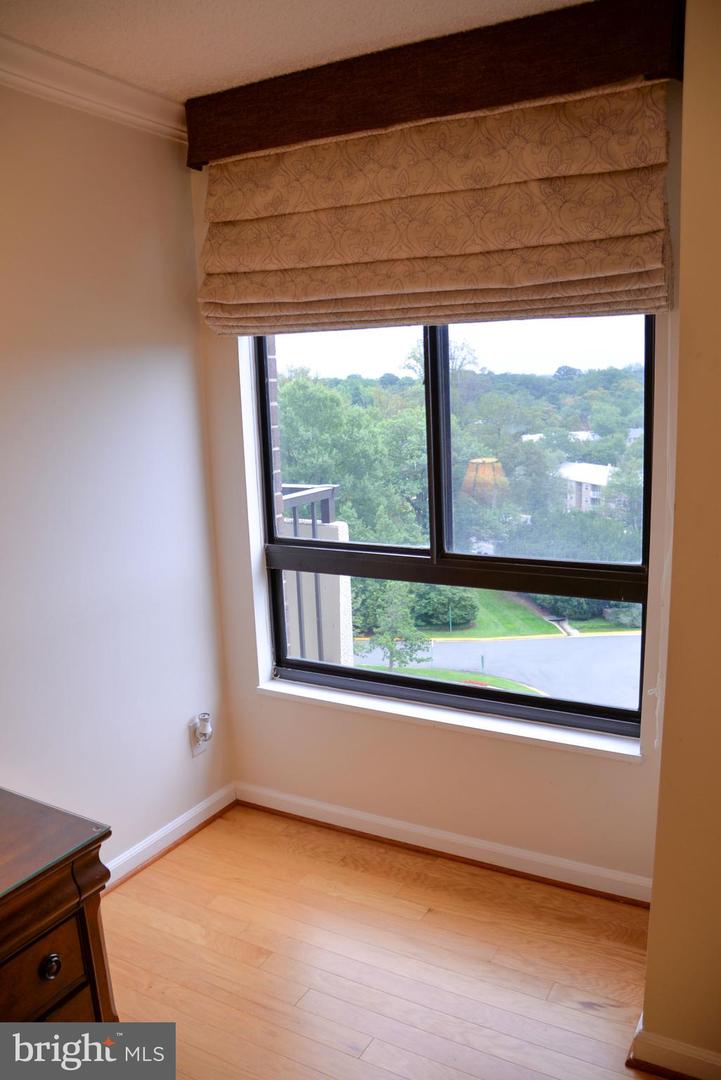 1800 OLD MEADOW RD #713, MCLEAN, Virginia 22102, 2 Bedrooms Bedrooms, 4 Rooms Rooms,2 BathroomsBathrooms,Residential,For sale,1800 OLD MEADOW RD #713,VAFX2260636 MLS # VAFX2260636