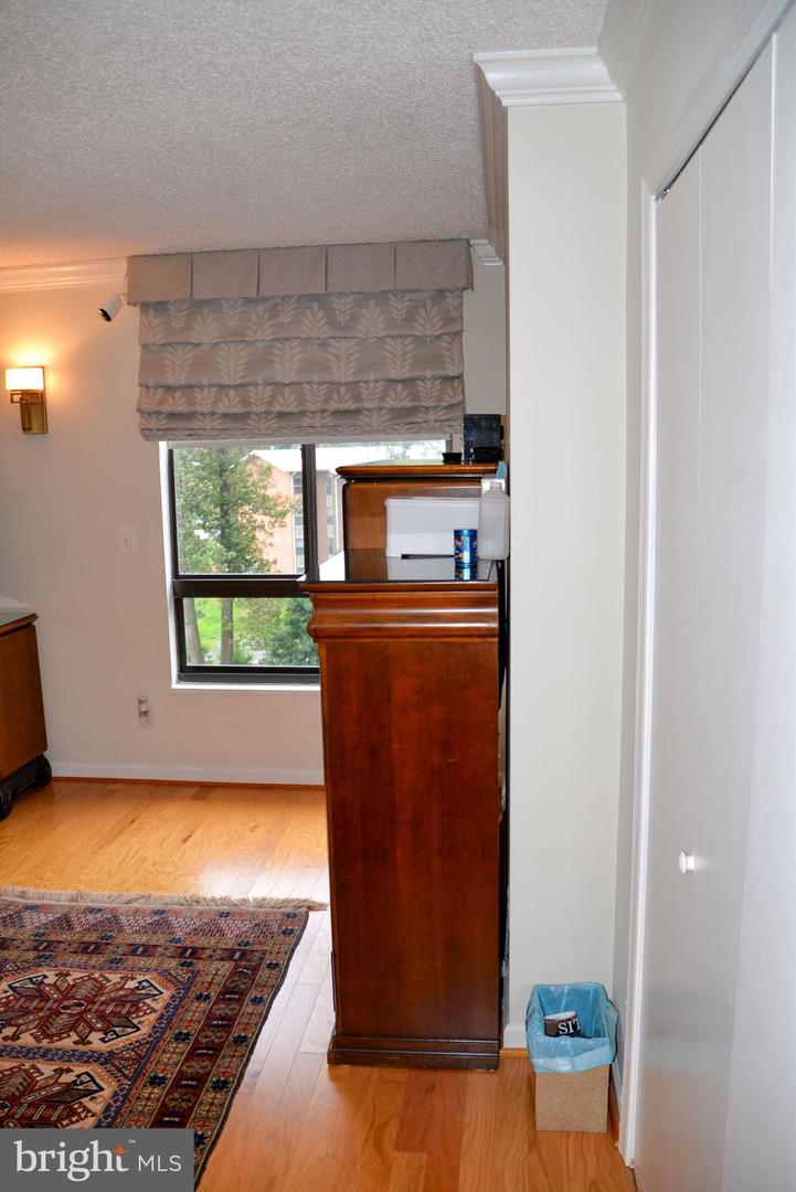 1800 OLD MEADOW RD #713, MCLEAN, Virginia 22102, 2 Bedrooms Bedrooms, 4 Rooms Rooms,2 BathroomsBathrooms,Residential,For sale,1800 OLD MEADOW RD #713,VAFX2260636 MLS # VAFX2260636