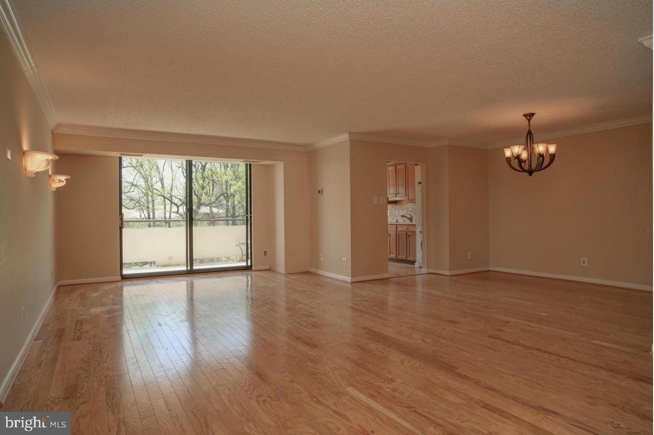 1800 OLD MEADOW RD #713, MCLEAN, Virginia 22102, 2 Bedrooms Bedrooms, 4 Rooms Rooms,2 BathroomsBathrooms,Residential,For sale,1800 OLD MEADOW RD #713,VAFX2260636 MLS # VAFX2260636