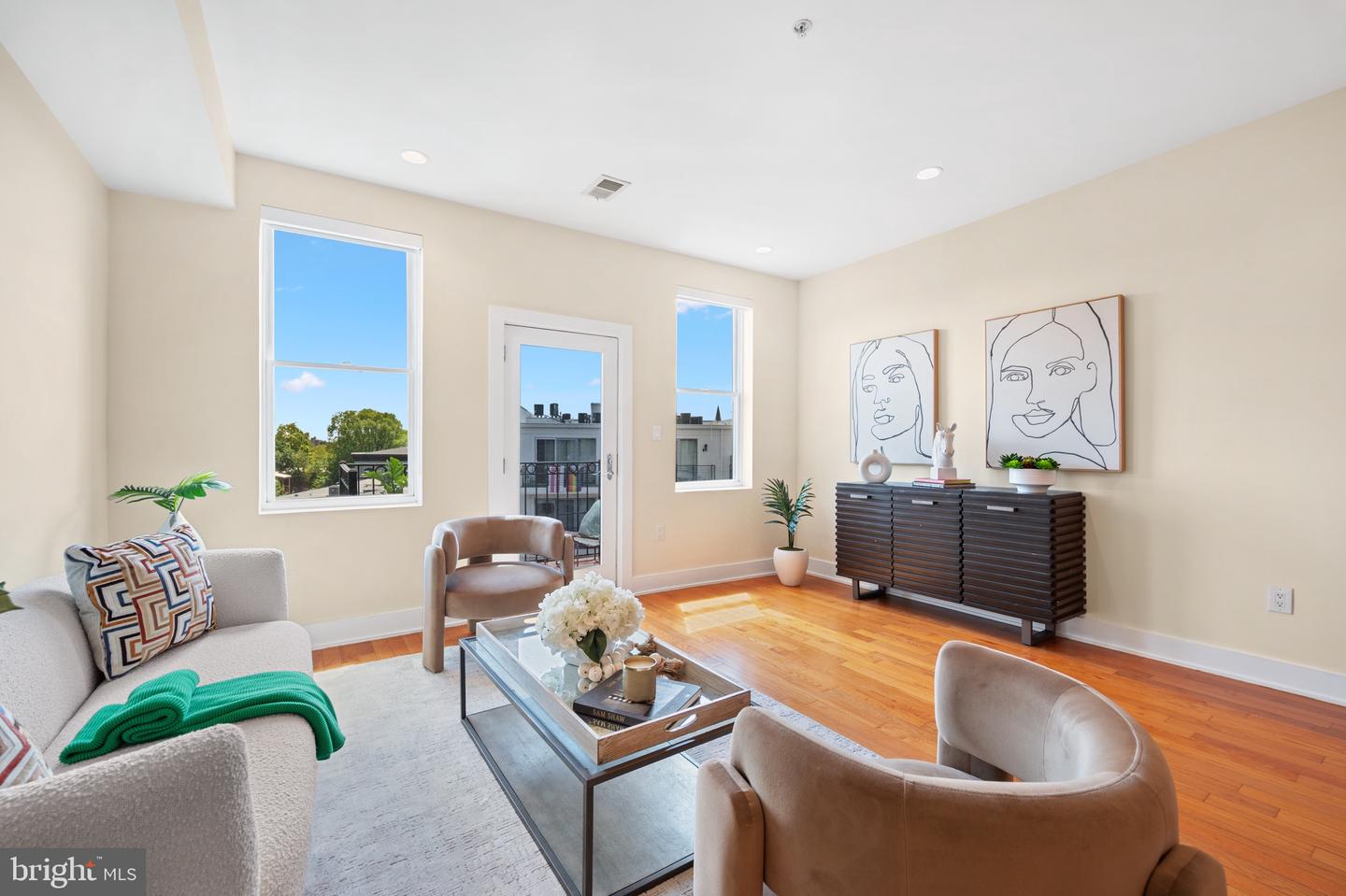 440 RHODE ISLAND AVE NW #403, WASHINGTON, District Of Columbia 20001, 2 Bedrooms Bedrooms, ,2 BathroomsBathrooms,Residential,For sale,440 RHODE ISLAND AVE NW #403,DCDC2214854 MLS # DCDC2214854 440 RHODE ISLAND AVE NW #403, WASHINGTON, District Of Columbia 20001, 2 Bedrooms Bedrooms, ,2 BathroomsBathrooms,Residential,For sale,440 RHODE ISLAND AVE NW #403,DCDC2214854 MLS # DCDC2214854