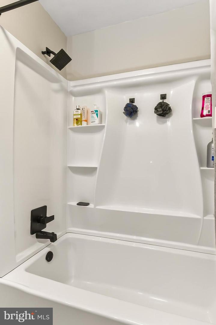 116 MALOY DR, WINCHESTER, Virginia 22602, 3 Bedrooms Bedrooms, ,1 BathroomBathrooms,Residential,For sale,116 MALOY DR,VAFV2036122 MLS # VAFV2036122
