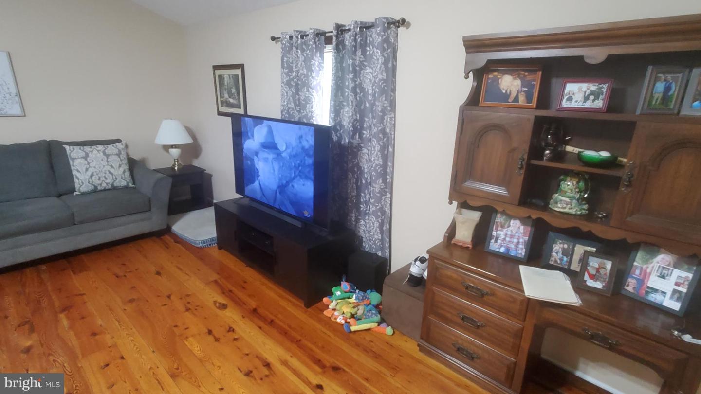 289 WESTVIEW DR, WINCHESTER, Virginia 22603, 4 Bedrooms Bedrooms, ,2 BathroomsBathrooms,Residential,For sale,289 WESTVIEW DR,VAFV2036284 MLS # VAFV2036284