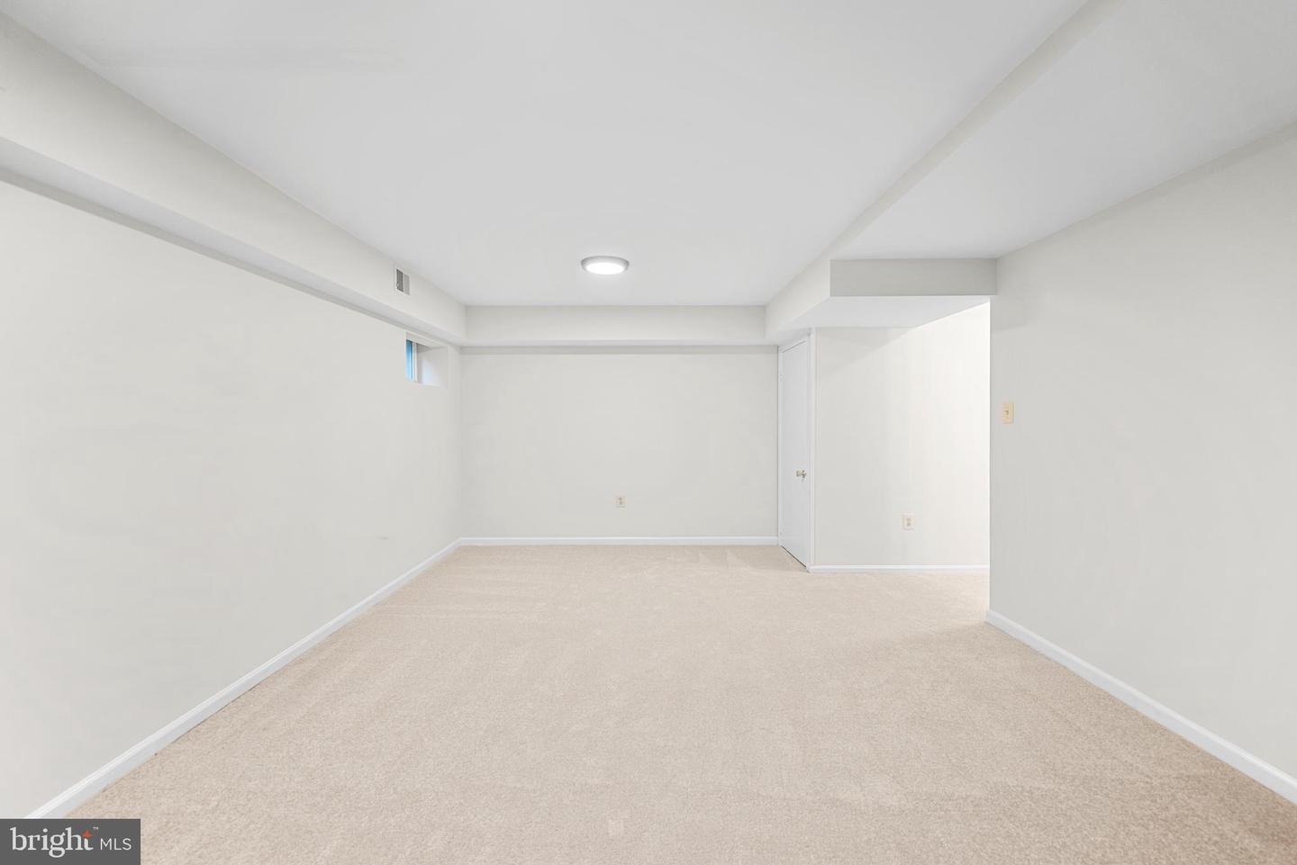 9908 LONGFORD CT, VIENNA, Virginia 22181, 3 Bedrooms Bedrooms, ,3 BathroomsBathrooms,Residential,For sale,9908 LONGFORD CT,VAFX2262506 MLS # VAFX2262506