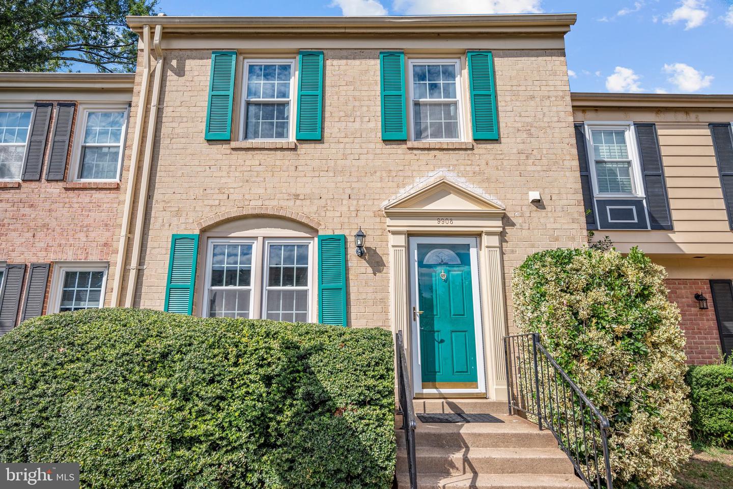 9908 LONGFORD CT, VIENNA, Virginia 22181, 3 Bedrooms Bedrooms, ,3 BathroomsBathrooms,Residential,For sale,9908 LONGFORD CT,VAFX2262506 MLS # VAFX2262506