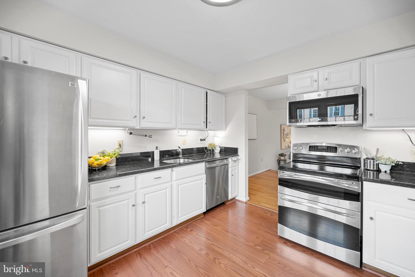 9908 LONGFORD CT, VIENNA, Virginia 22181, 3 Bedrooms Bedrooms, ,3 BathroomsBathrooms,Residential,For sale,9908 LONGFORD CT,VAFX2262506 MLS # VAFX2262506