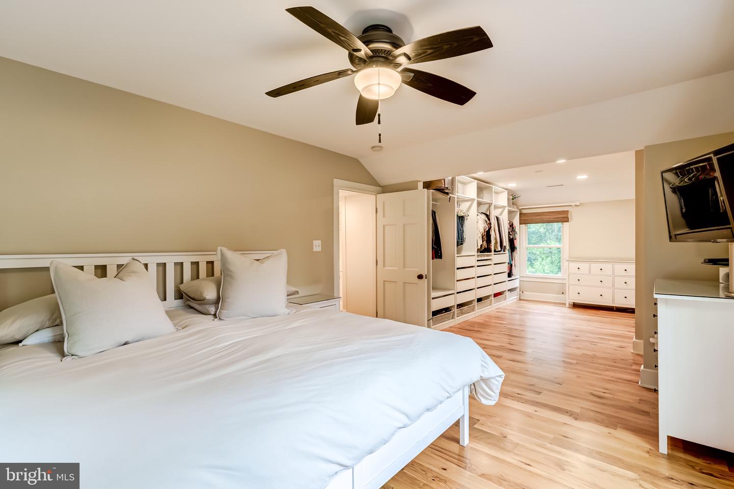 17302 SIMMONS RD, PURCELLVILLE, Virginia 20132, 4 Bedrooms Bedrooms, ,3 BathroomsBathrooms,Residential,For sale,17302 SIMMONS RD,VALO2105040 MLS # VALO2105040