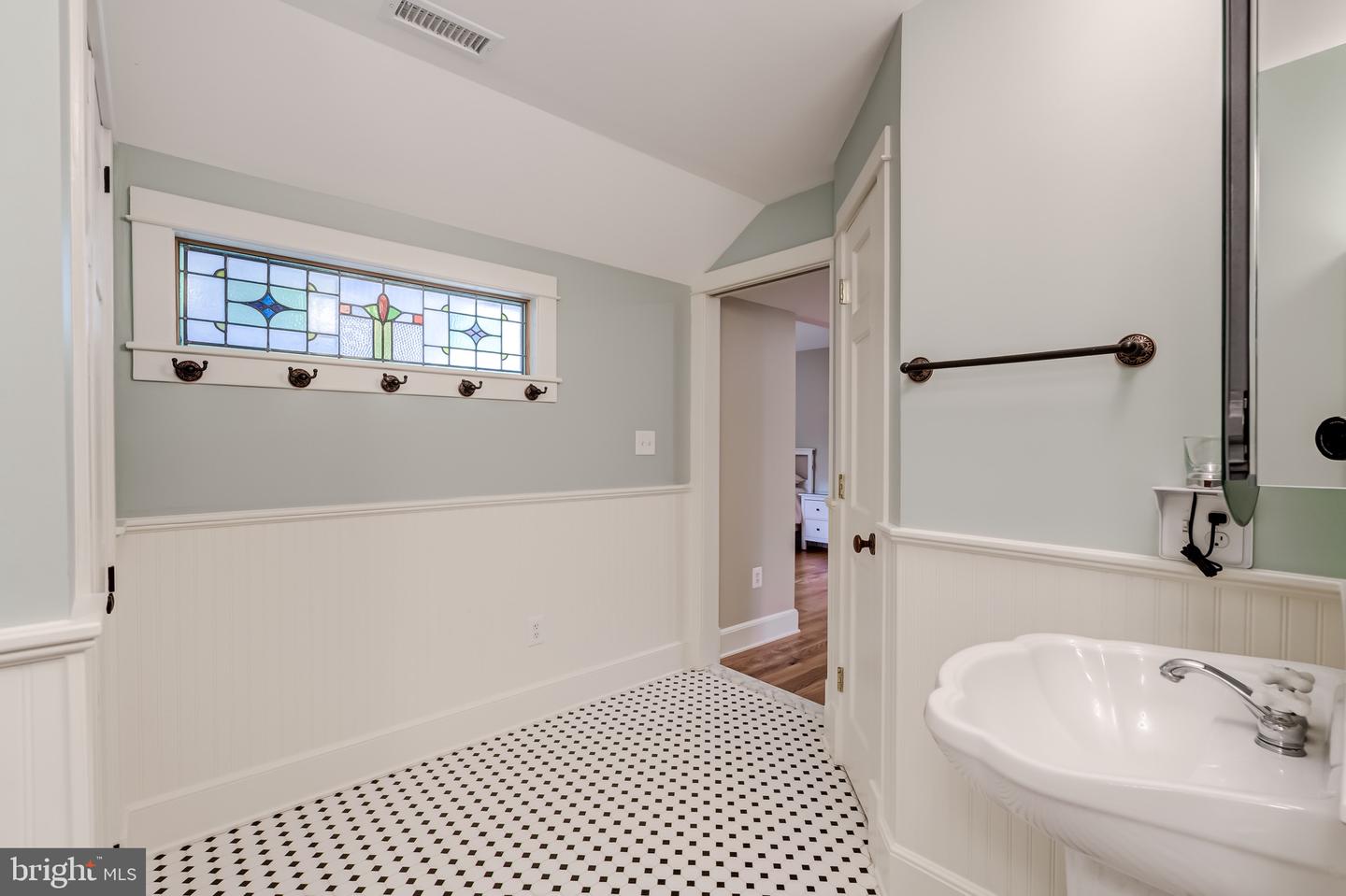 17302 SIMMONS RD, PURCELLVILLE, Virginia 20132, 4 Bedrooms Bedrooms, ,3 BathroomsBathrooms,Residential,For sale,17302 SIMMONS RD,VALO2105040 MLS # VALO2105040