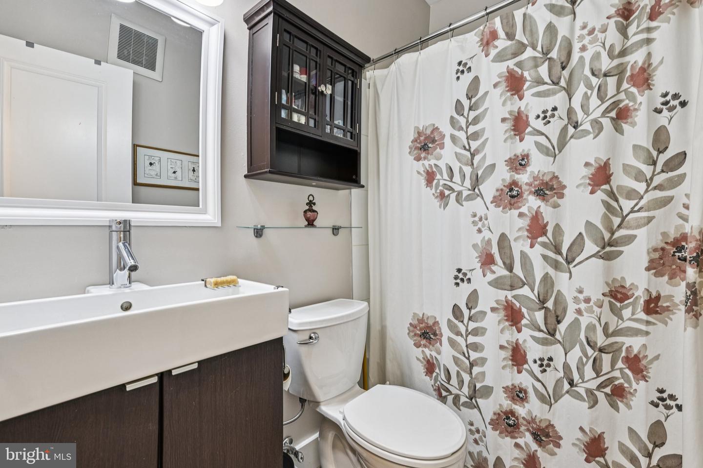 315 G ST NE #304, WASHINGTON, District Of Columbia 20002, 1 Bedroom Bedrooms, ,1 BathroomBathrooms,Residential,For sale,315 G ST NE #304,DCDC2216370 MLS # DCDC2216370