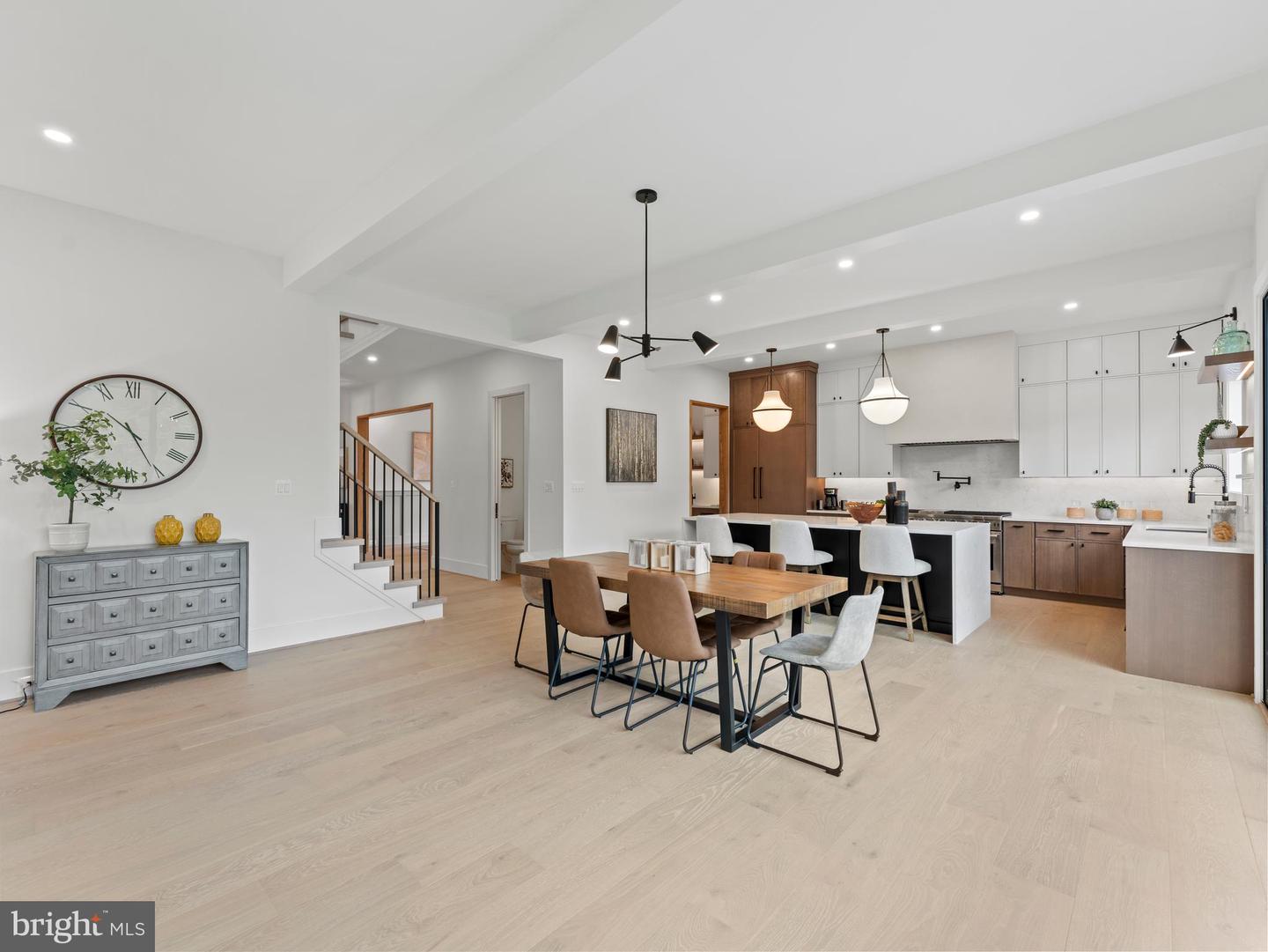 5016 6TH ST N, ARLINGTON, Virginia 22203, 6 Bedrooms Bedrooms, ,6 BathroomsBathrooms,Residential,For sale,5016 6TH ST N,VAAR2062688 MLS # VAAR2062688