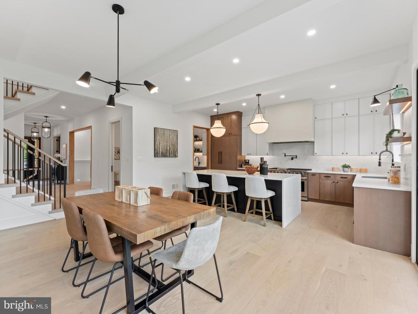 5016 6TH ST N, ARLINGTON, Virginia 22203, 6 Bedrooms Bedrooms, ,6 BathroomsBathrooms,Residential,For sale,5016 6TH ST N,VAAR2062688 MLS # VAAR2062688