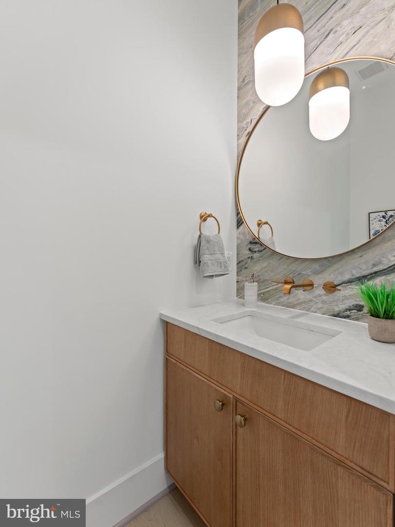 5016 6TH ST N, ARLINGTON, Virginia 22203, 6 Bedrooms Bedrooms, ,6 BathroomsBathrooms,Residential,For sale,5016 6TH ST N,VAAR2062688 MLS # VAAR2062688