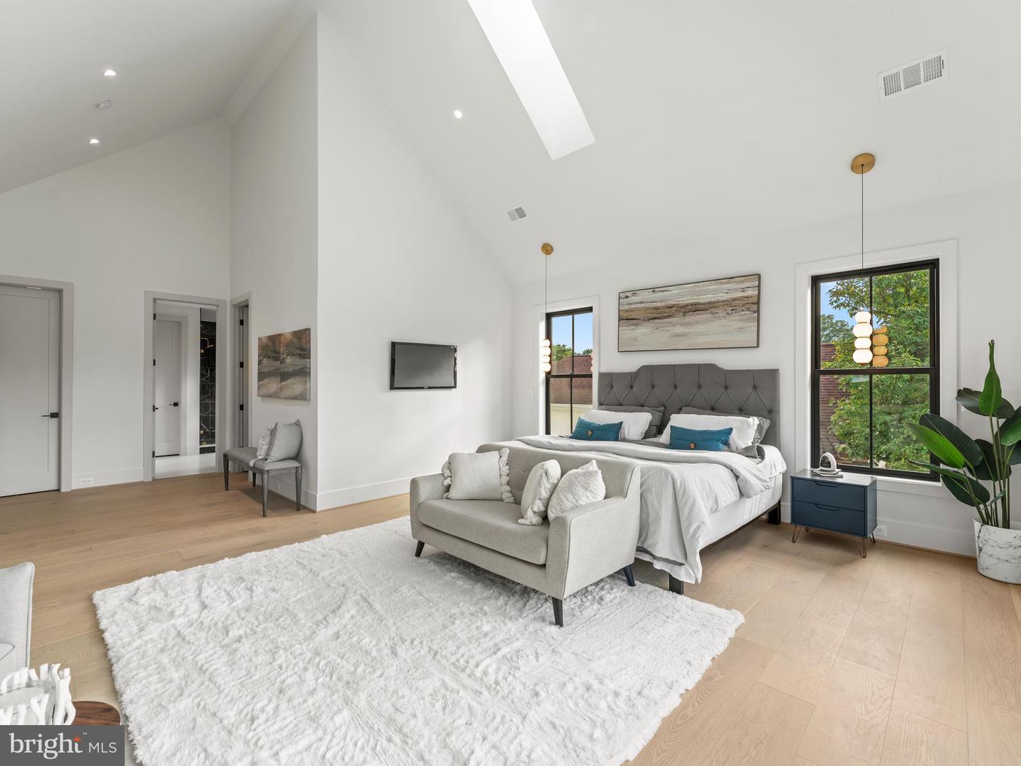 5016 6TH ST N, ARLINGTON, Virginia 22203, 6 Bedrooms Bedrooms, ,6 BathroomsBathrooms,Residential,For sale,5016 6TH ST N,VAAR2062688 MLS # VAAR2062688