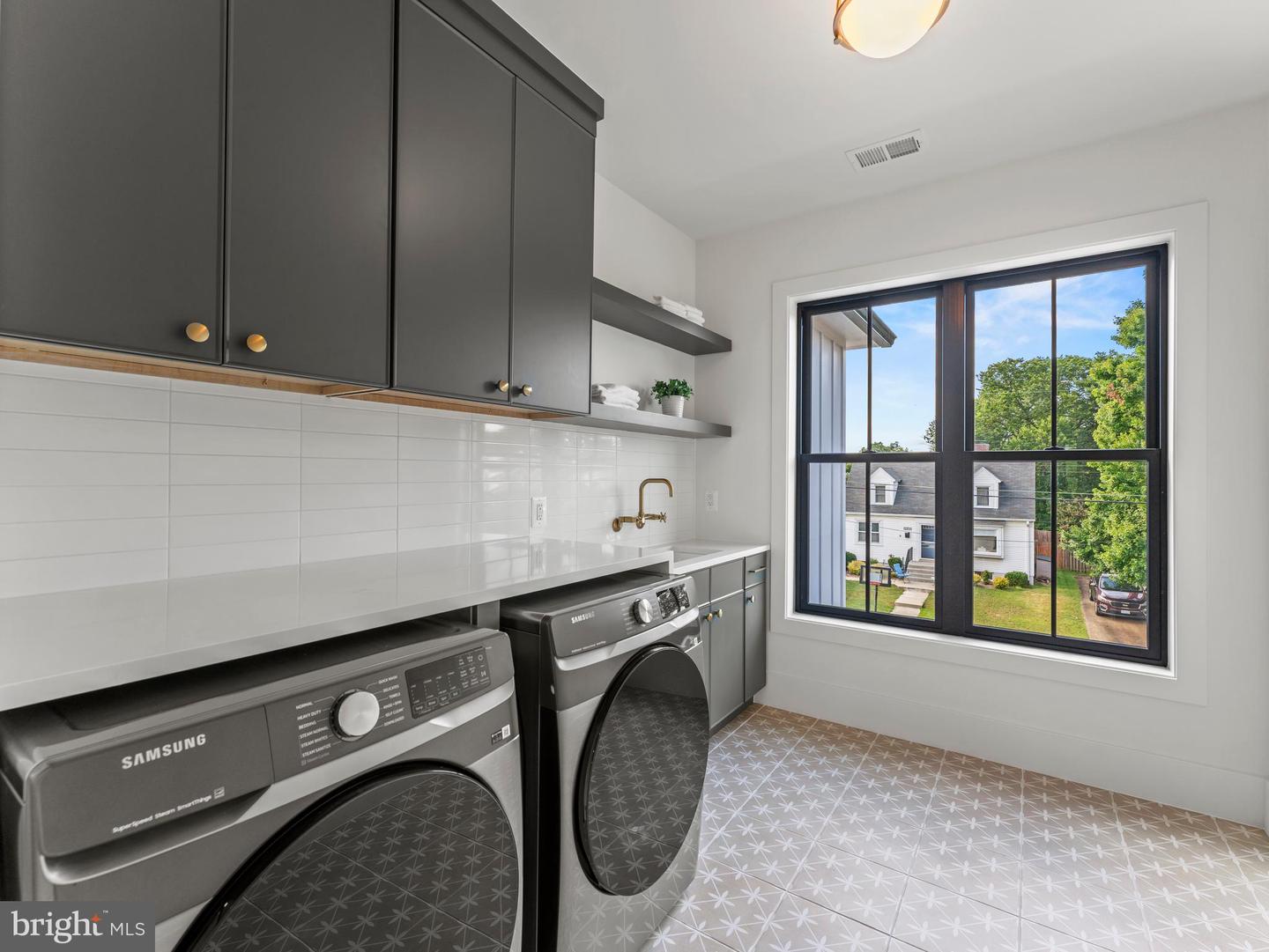 5016 6TH ST N, ARLINGTON, Virginia 22203, 6 Bedrooms Bedrooms, ,6 BathroomsBathrooms,Residential,For sale,5016 6TH ST N,VAAR2062688 MLS # VAAR2062688