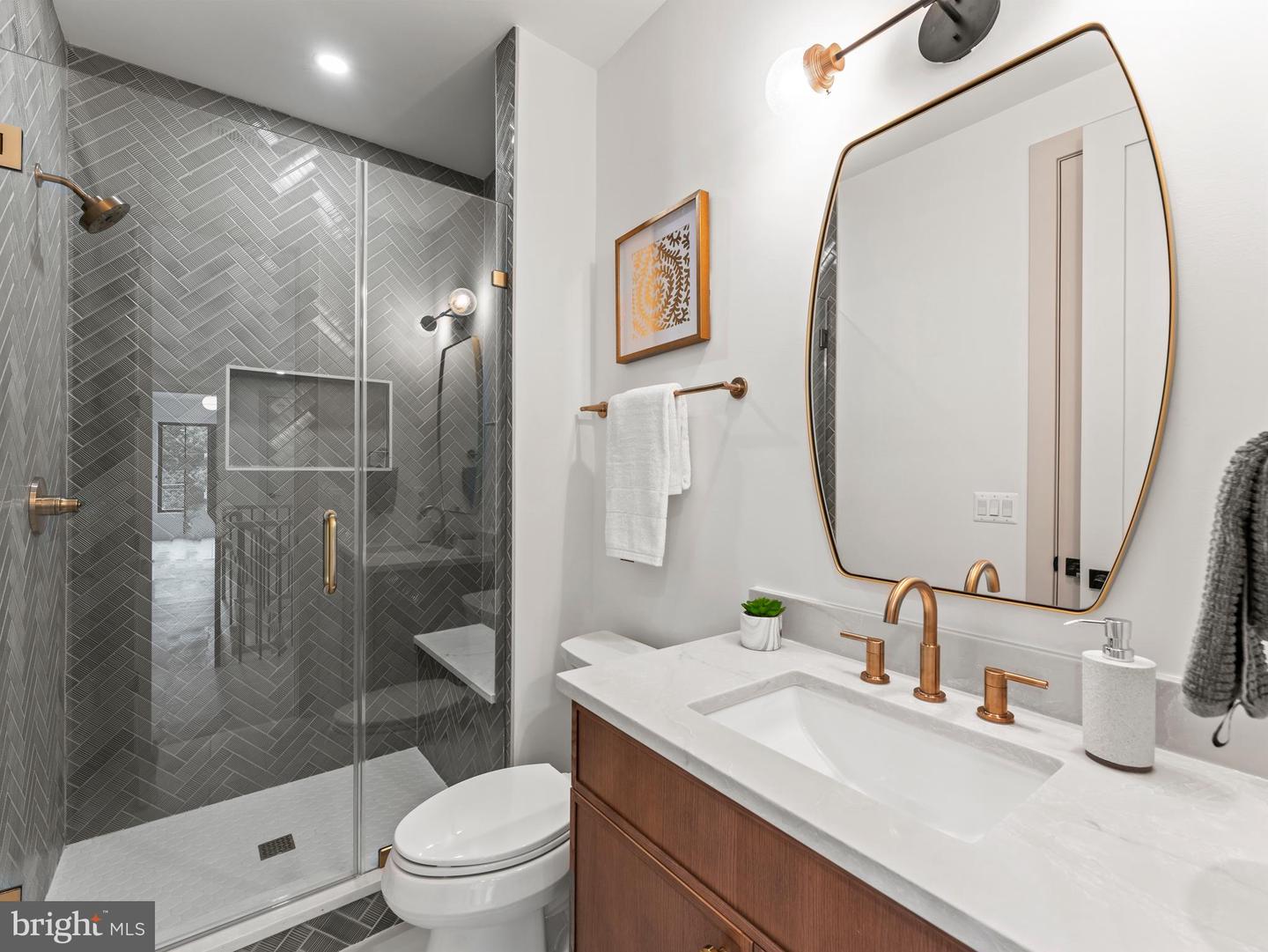 5016 6TH ST N, ARLINGTON, Virginia 22203, 6 Bedrooms Bedrooms, ,6 BathroomsBathrooms,Residential,For sale,5016 6TH ST N,VAAR2062688 MLS # VAAR2062688