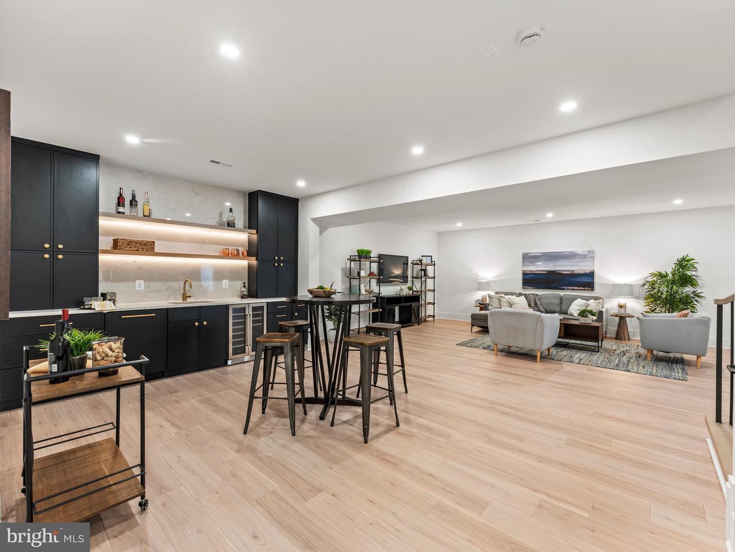 5016 6TH ST N, ARLINGTON, Virginia 22203, 6 Bedrooms Bedrooms, ,6 BathroomsBathrooms,Residential,For sale,5016 6TH ST N,VAAR2062688 MLS # VAAR2062688