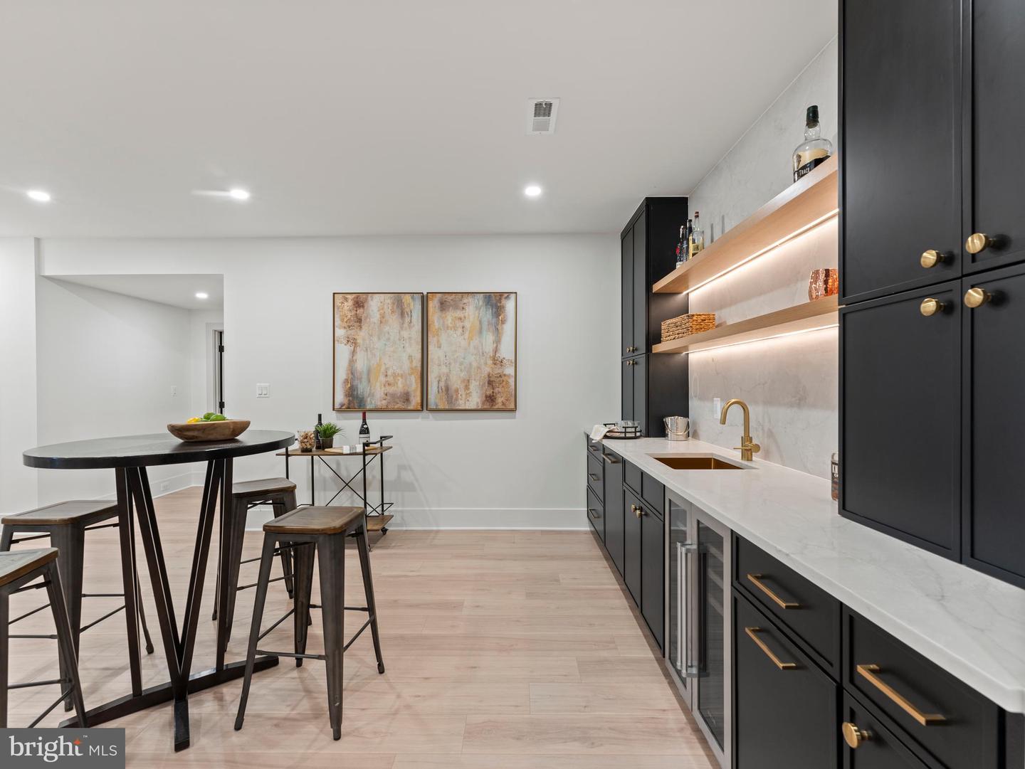 5016 6TH ST N, ARLINGTON, Virginia 22203, 6 Bedrooms Bedrooms, ,6 BathroomsBathrooms,Residential,For sale,5016 6TH ST N,VAAR2062688 MLS # VAAR2062688