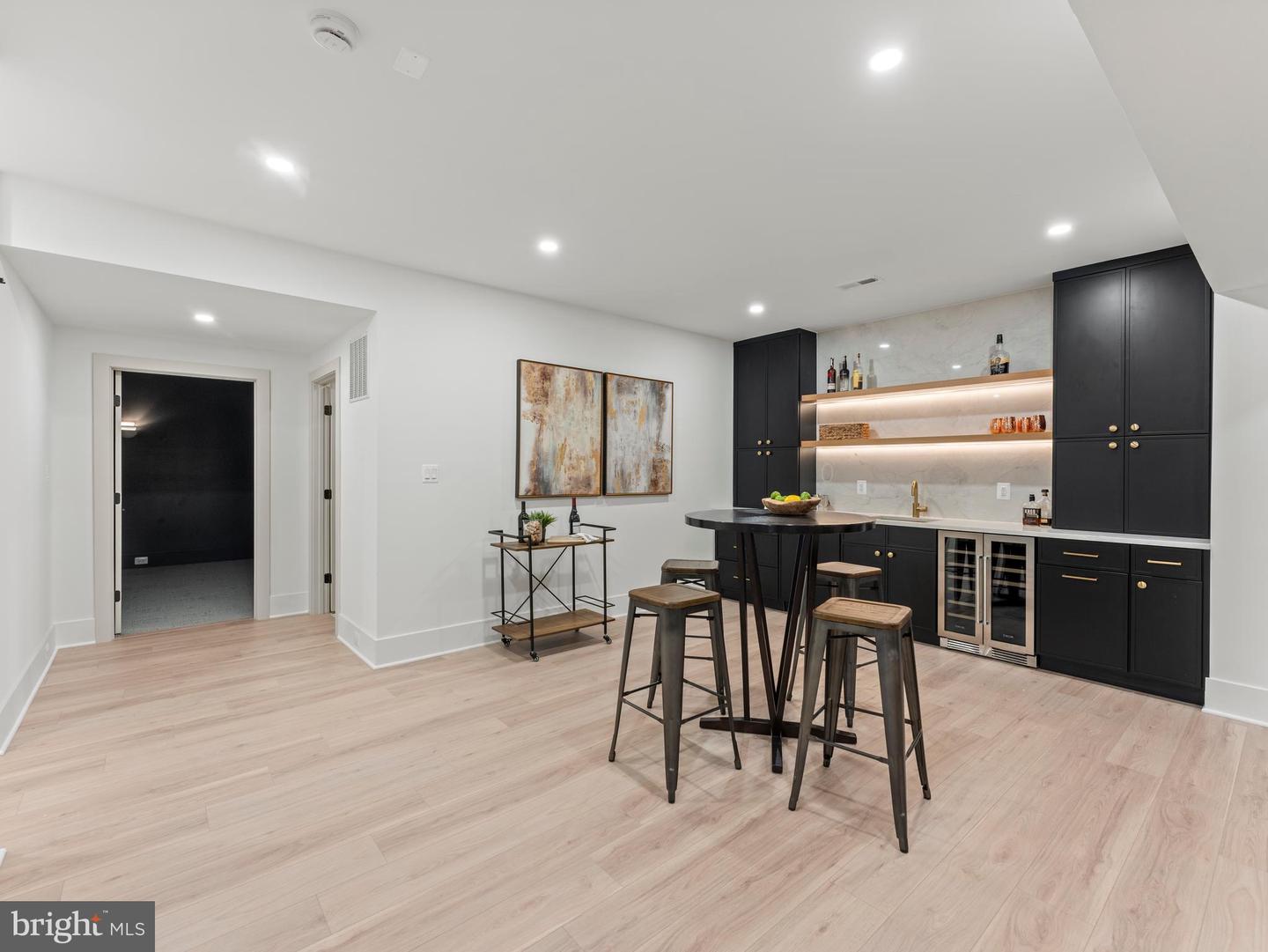 5016 6TH ST N, ARLINGTON, Virginia 22203, 6 Bedrooms Bedrooms, ,6 BathroomsBathrooms,Residential,For sale,5016 6TH ST N,VAAR2062688 MLS # VAAR2062688